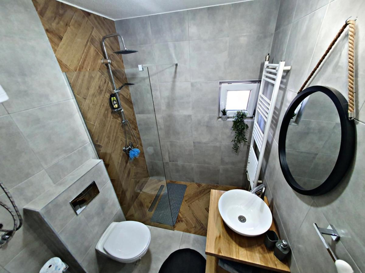Luxor Apartmani 2 Vrnjačka Banja Exteriör bild